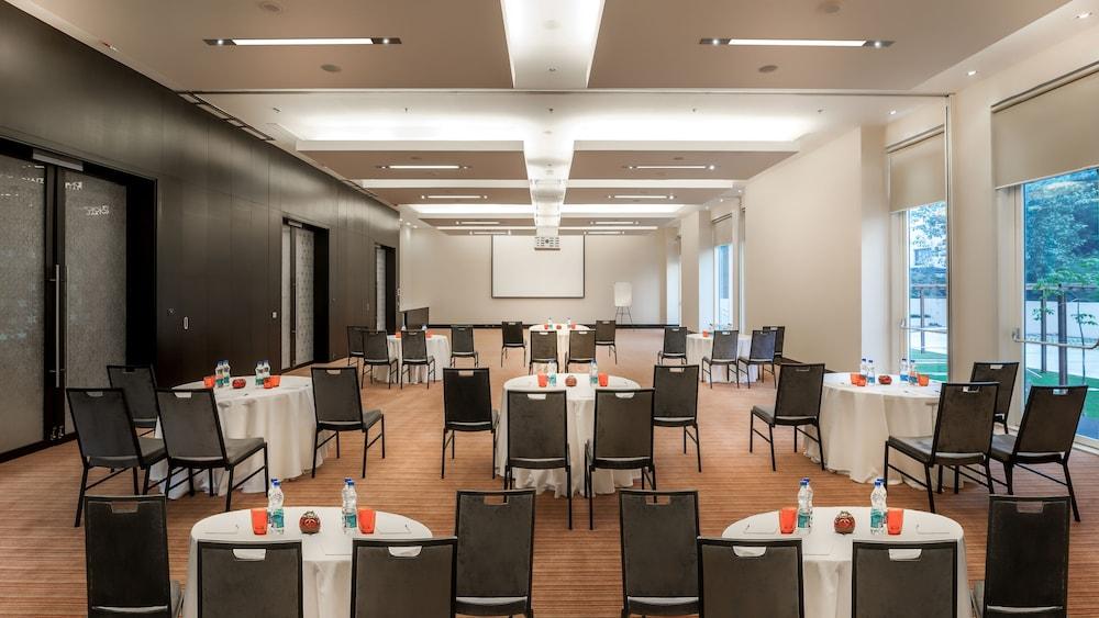 Hyatt Place Gurgaon Udyog Vihar Exterior foto The 2014 conference room