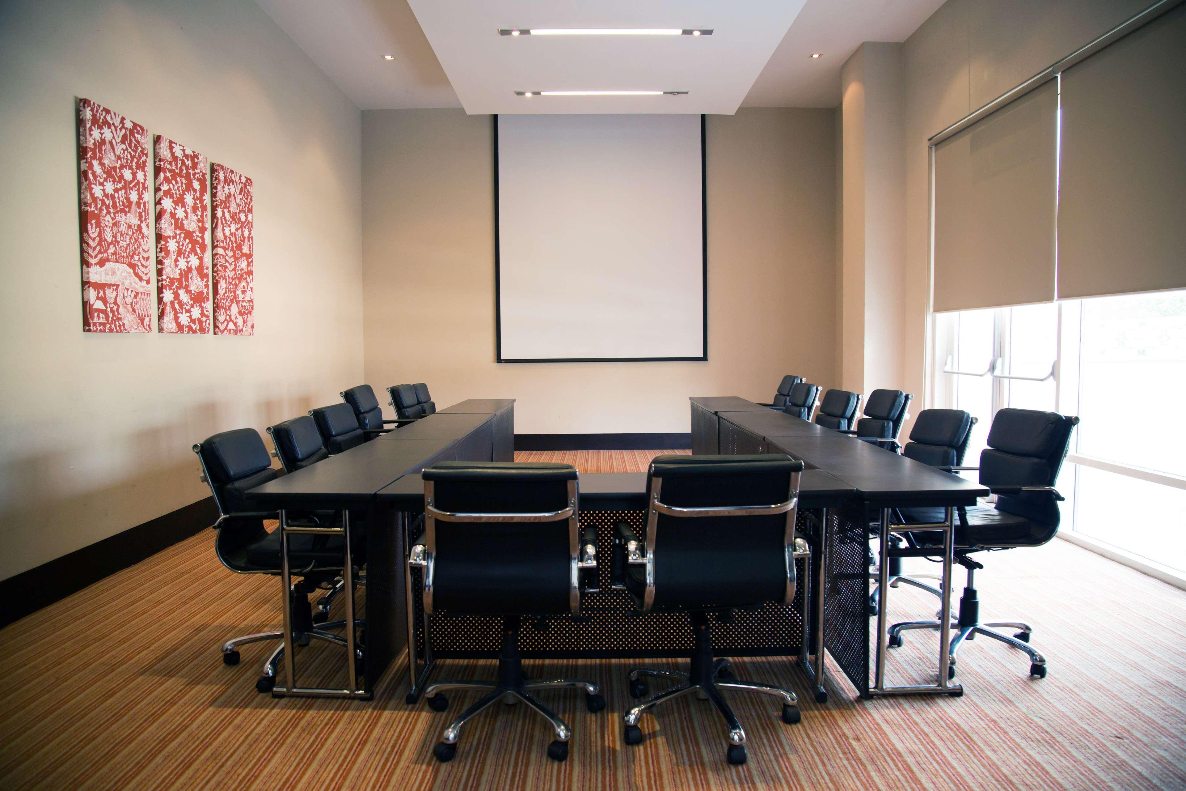 Hyatt Place Gurgaon Udyog Vihar Exterior foto A meeting room